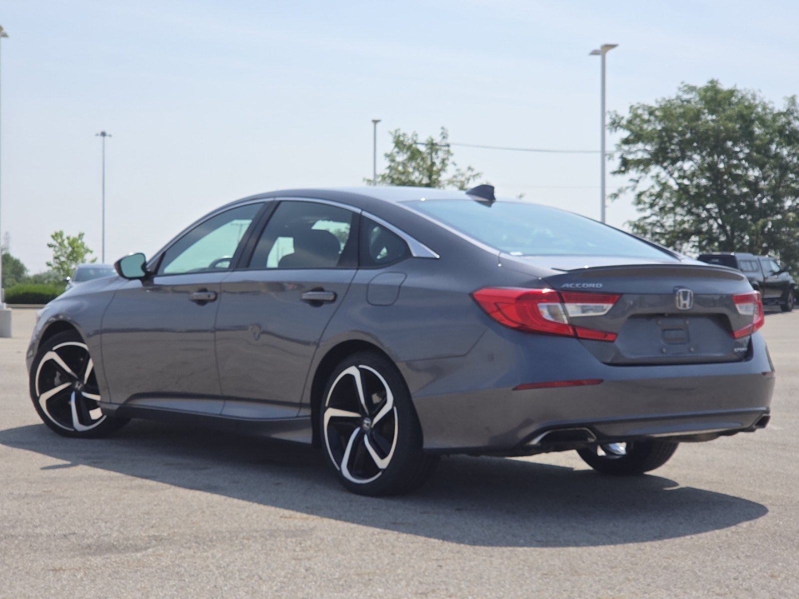 Used 2018 Honda Accord Sport image 13