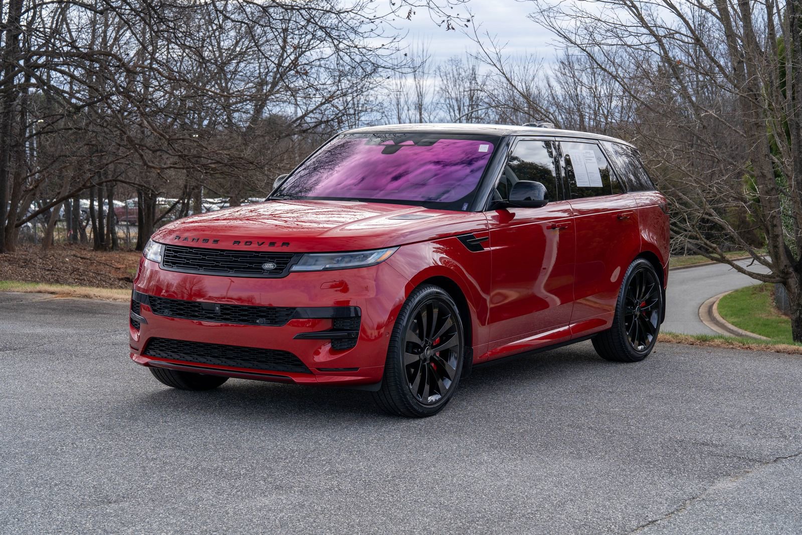 Used 2023 Land Rover Range Rover Sport SE Dynamic image 5