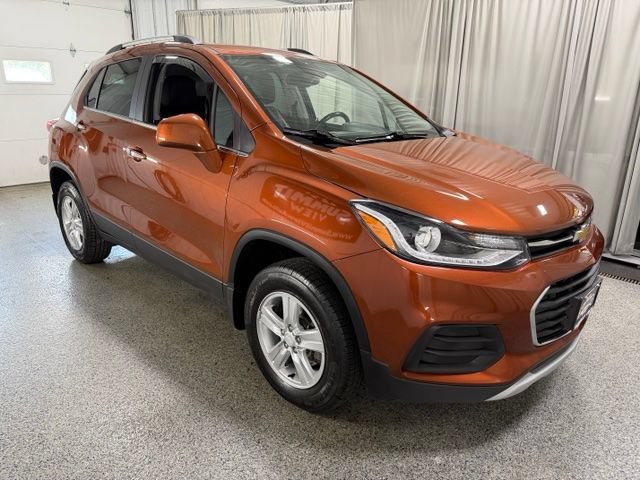 Used 2019 Chevrolet Trax LT w/ LT Convenience Package AWD/4WD image 3
