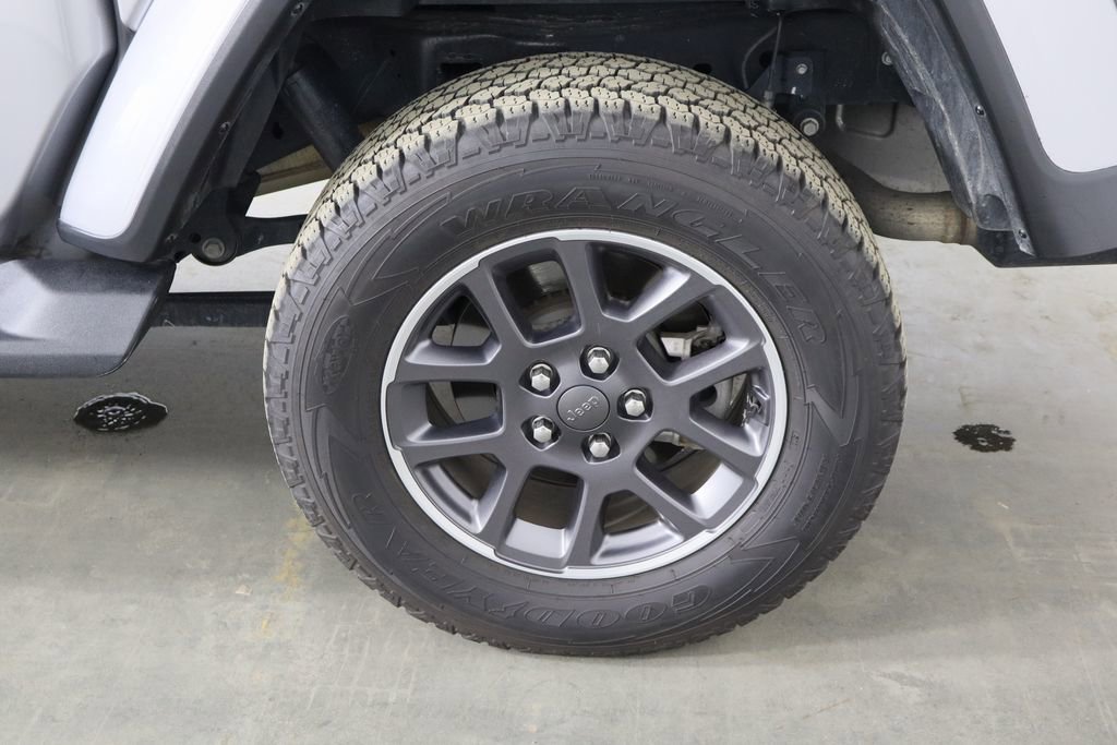 Used 2020 Jeep Gladiator Overland w/ LED Lighting Group image 37