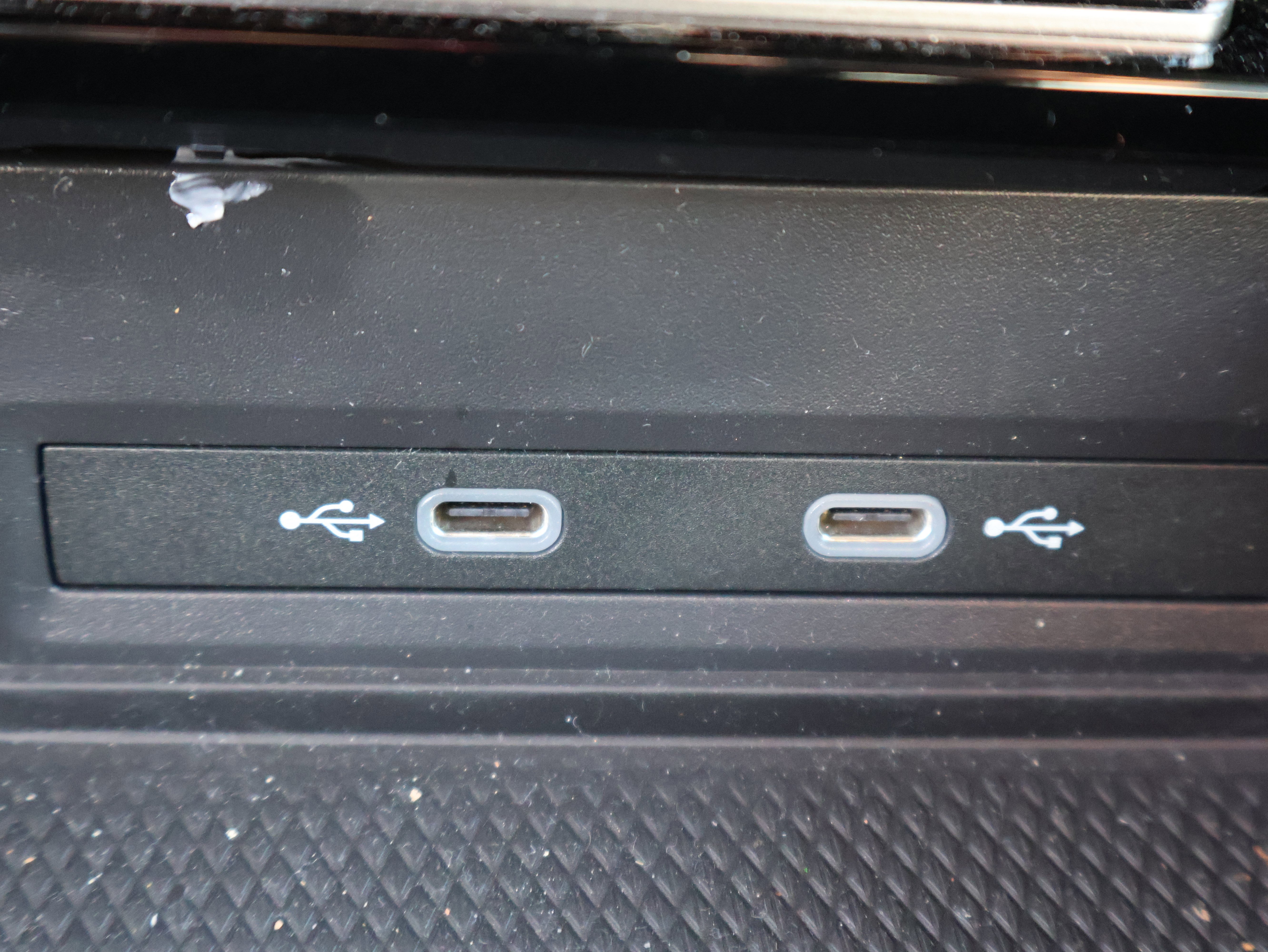 Used 2025 Volkswagen Atlas Cross Sport SEL R-Line AWD/4WD image 36