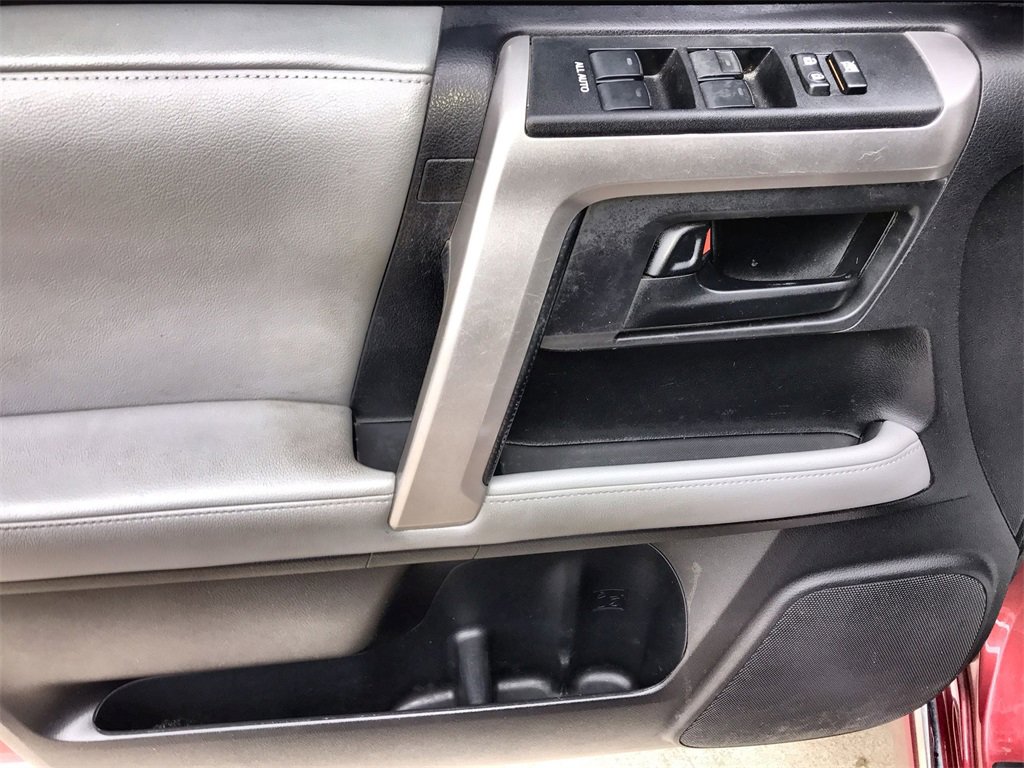 Used 2013 Toyota 4Runner 4WD image 13