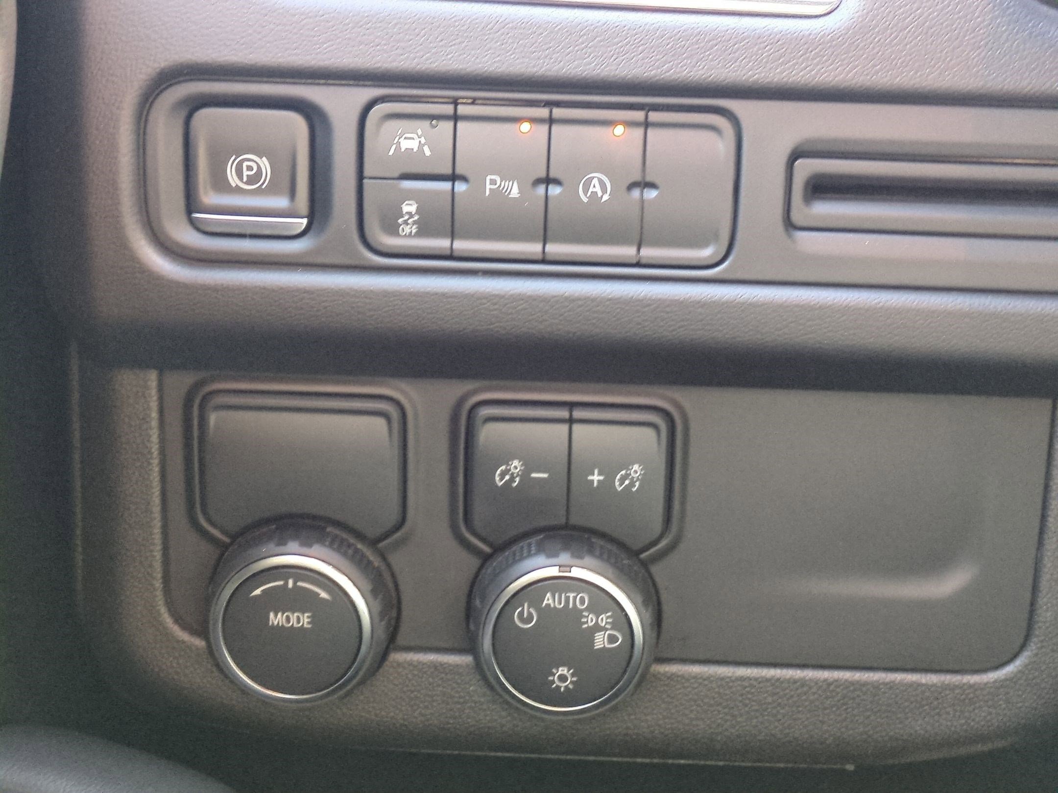 Used 2024 Chevrolet Suburban LT image 23