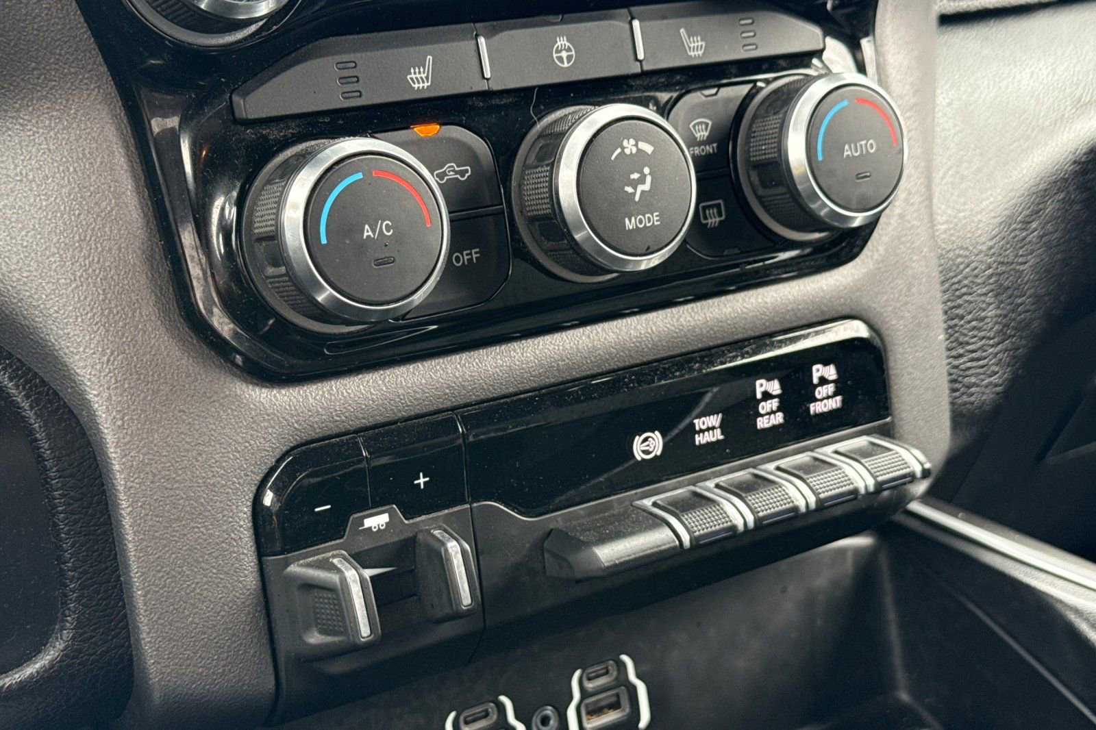 Used 2022 RAM 2500 Big Horn w/ Level C Equiment Group image 21