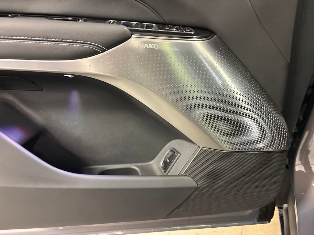 New 2026 Cadillac Lyriq Premium Luxury image 24