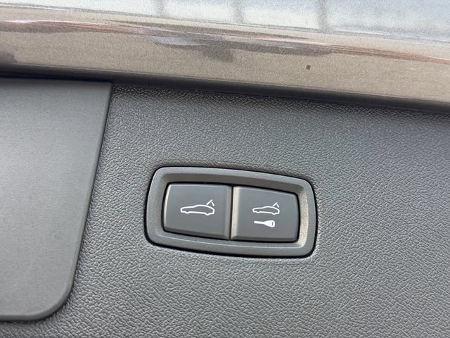 Used 2022 Porsche Cayenne AWD/4WD image 14