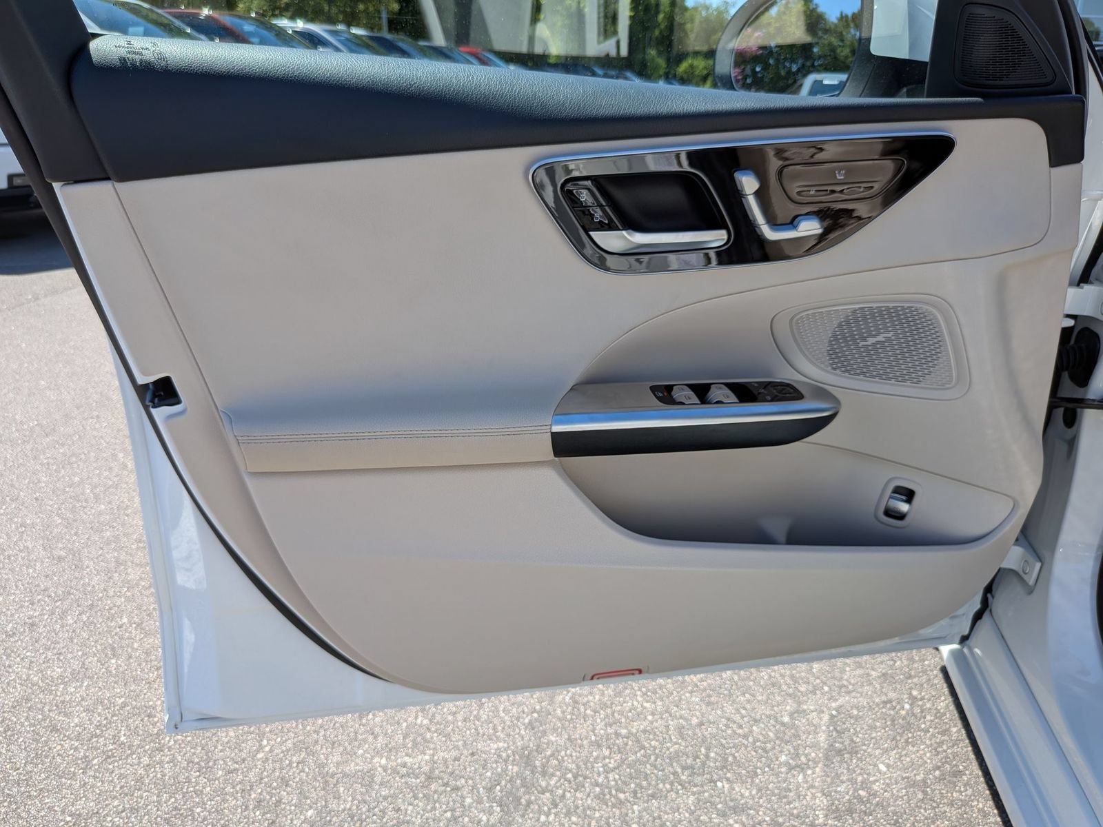 Used 2023 Mercedes-Benz C 300 4MATIC Sedan image 12