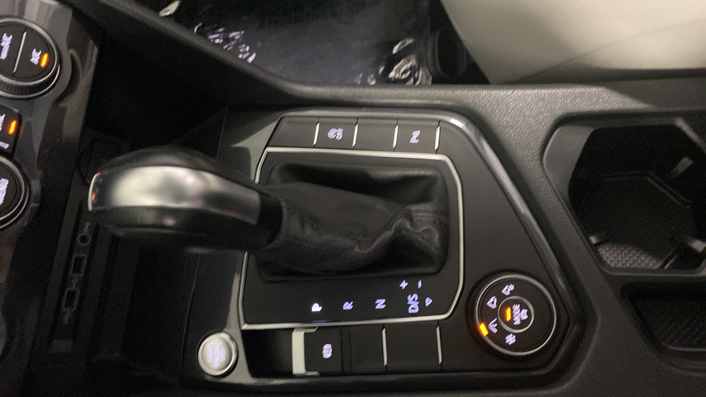 Used 2020 Volkswagen Tiguan SEL AWD/4WD image 18