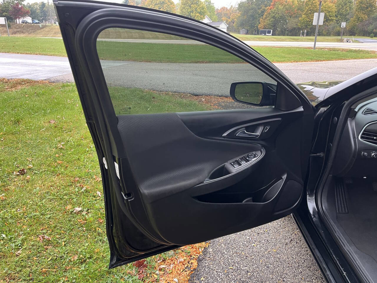 Used 2020 Chevrolet Malibu LT image 19