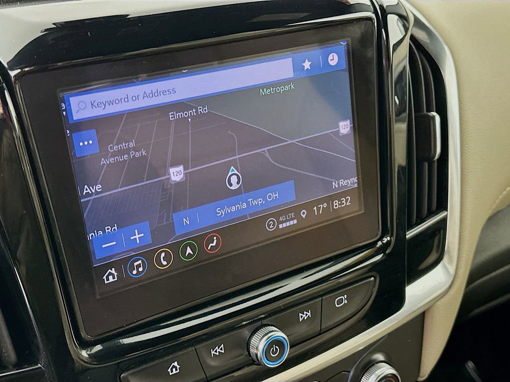 Used 2023 Chevrolet Traverse LT w/ LT Premium Package image 18