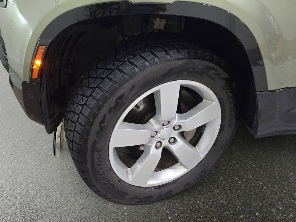 Used 2022 Land Rover Defender 90 X-Dynamic HSE image 34