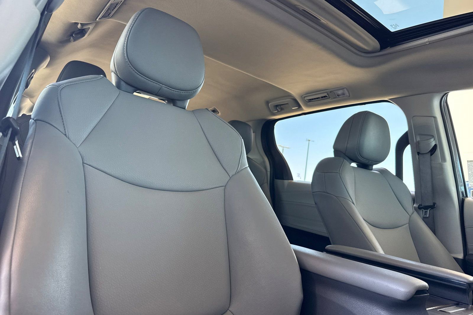 Certified 2023 Toyota Sienna XLE FWD image 22