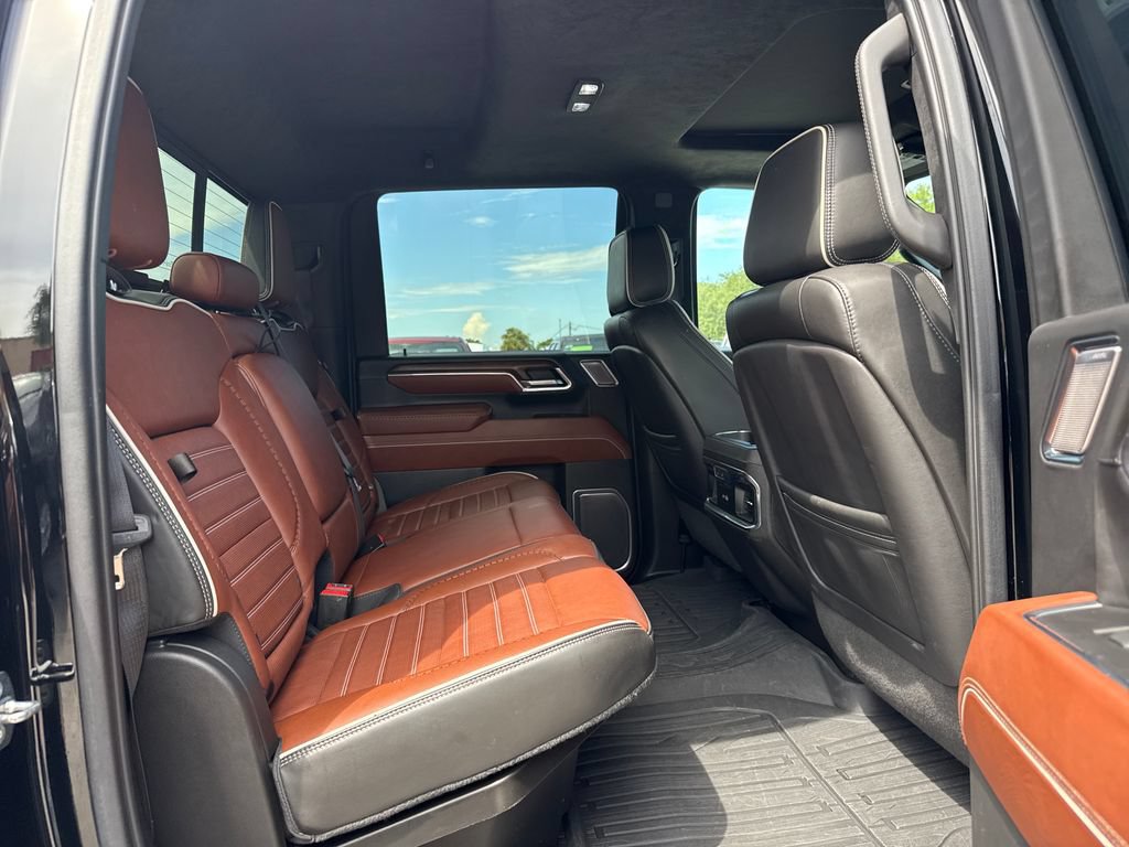 Used 2024 GMC Sierra 3500 Denali Ultimate AWD/4WD image 31