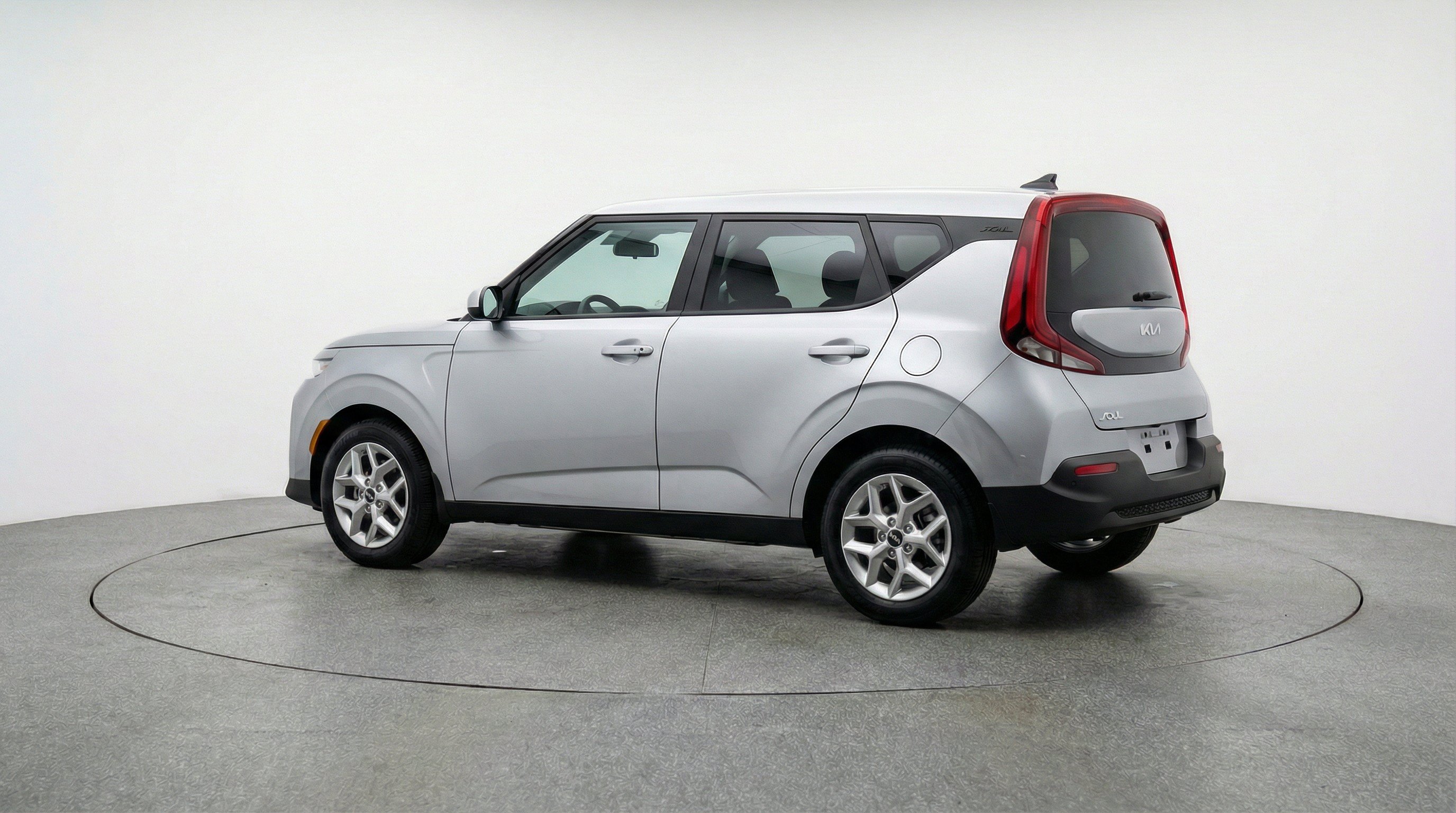 Used 2025 Kia Soul LX w/ LX Technology Package FWD image 6