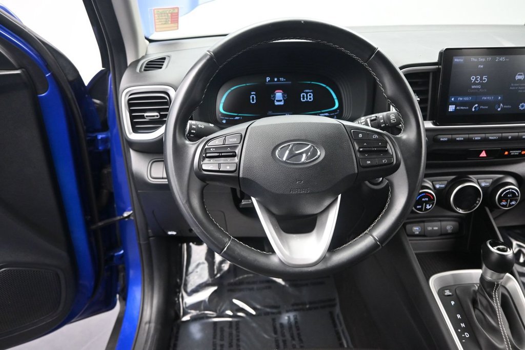 Used 2024 Hyundai Venue SEL FWD image 31