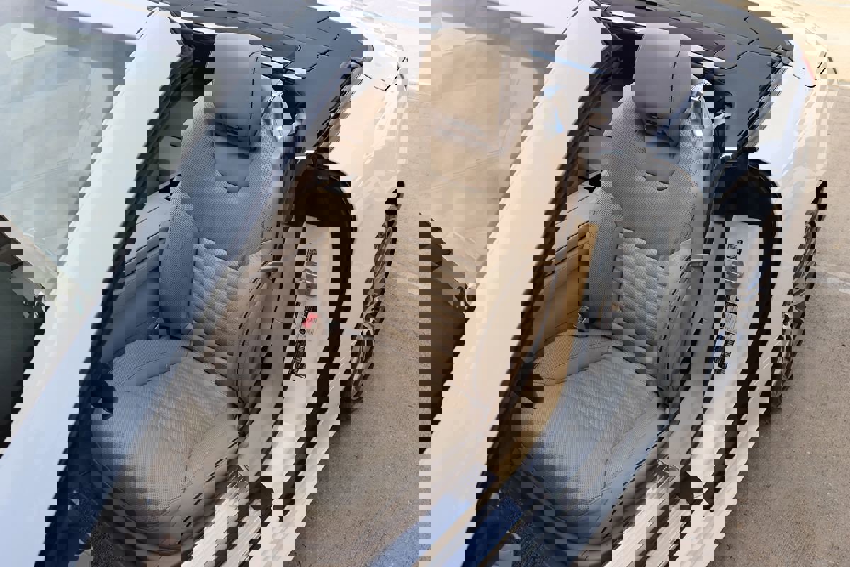 Used 2017 Mercedes-Benz SL 550 w/ Driver Assistance Package image 33