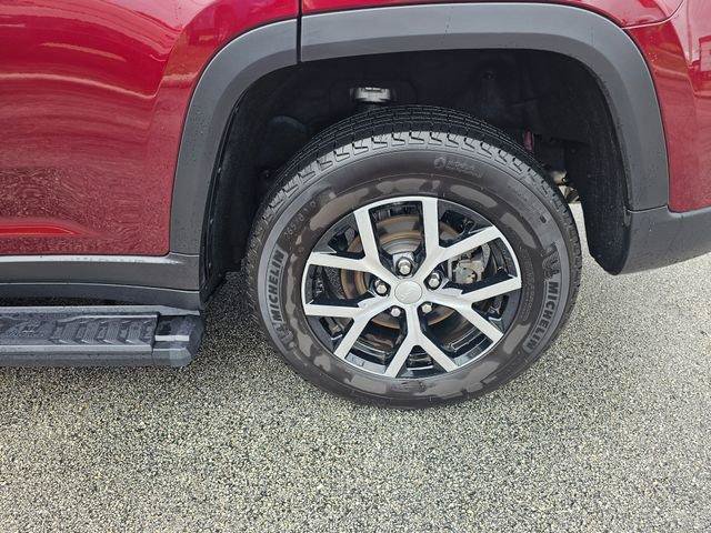 Used 2025 Jeep Grand Cherokee Limited w/ Trailer Tow Package AWD/4WD image 15