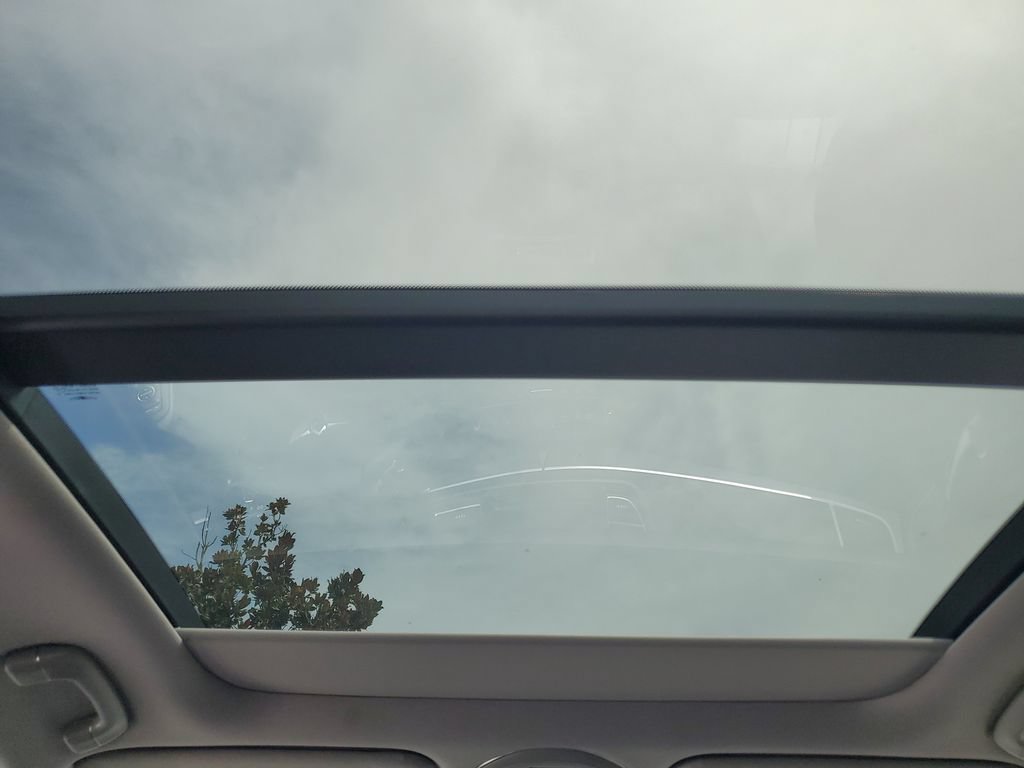Used 2018 Genesis G80 3.8 w/ Option Group 02 RWD image 17