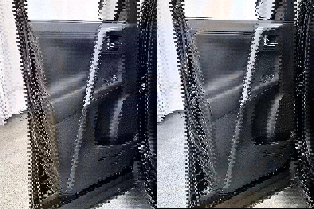 Used 2016 Toyota RAV4 XLE image 25