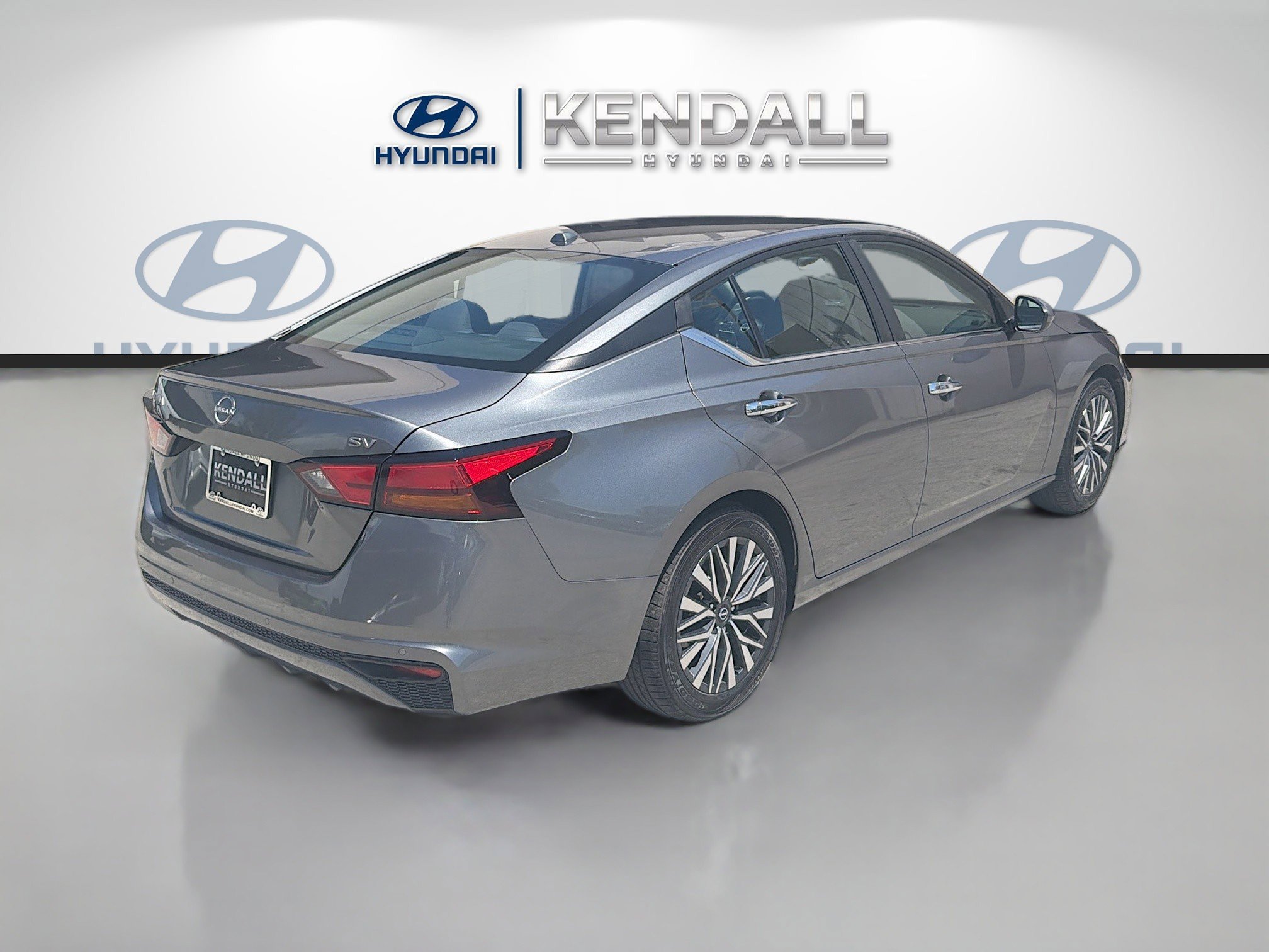 Used 2023 Nissan Altima 2.5 SV FWD image 6