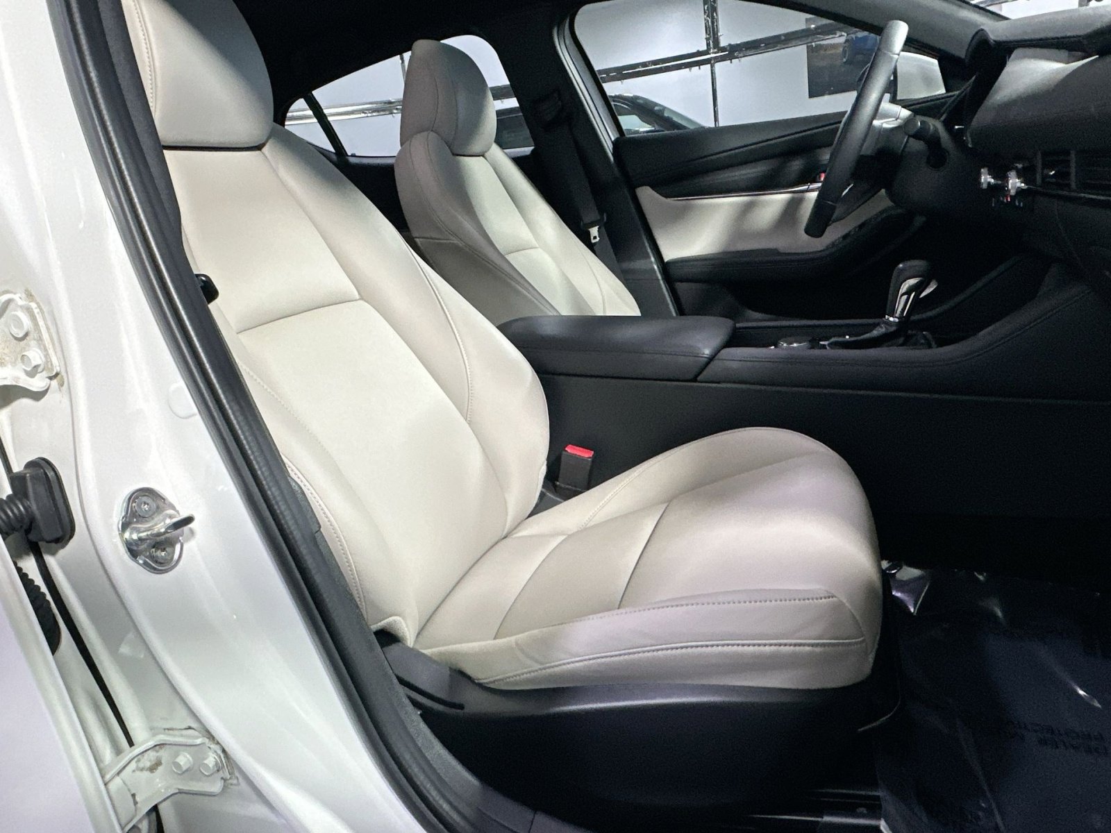 Used 2021 MAZDA MAZDA3 s image 35