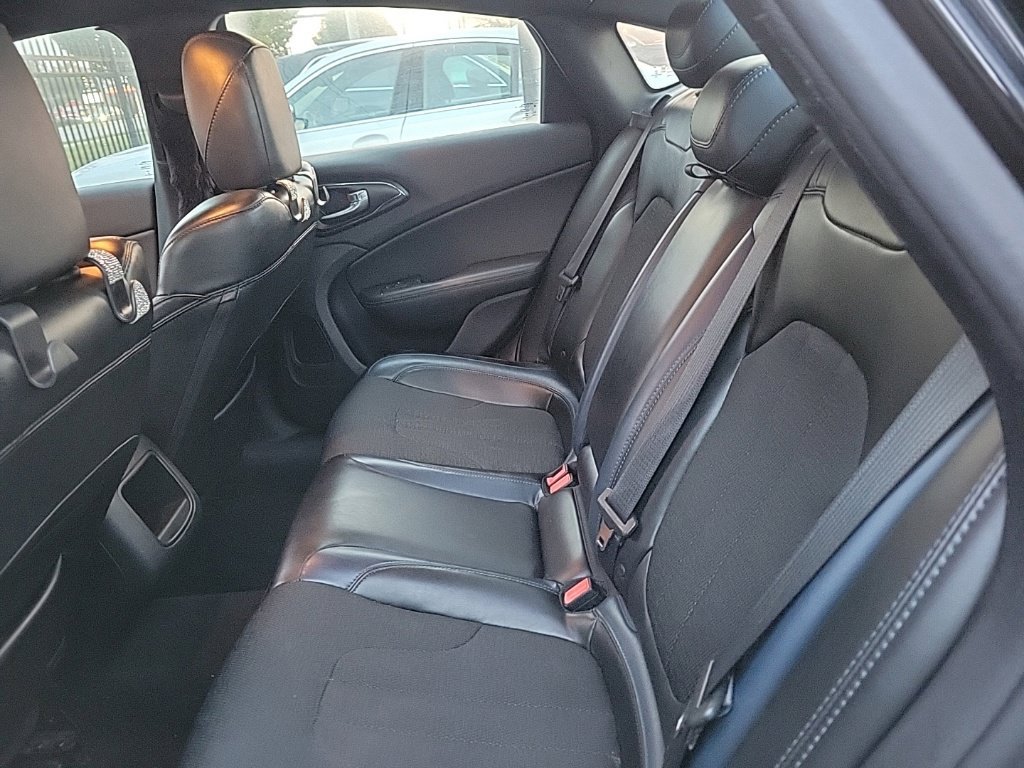 Used 2015 Chrysler 200 S FWD image 14