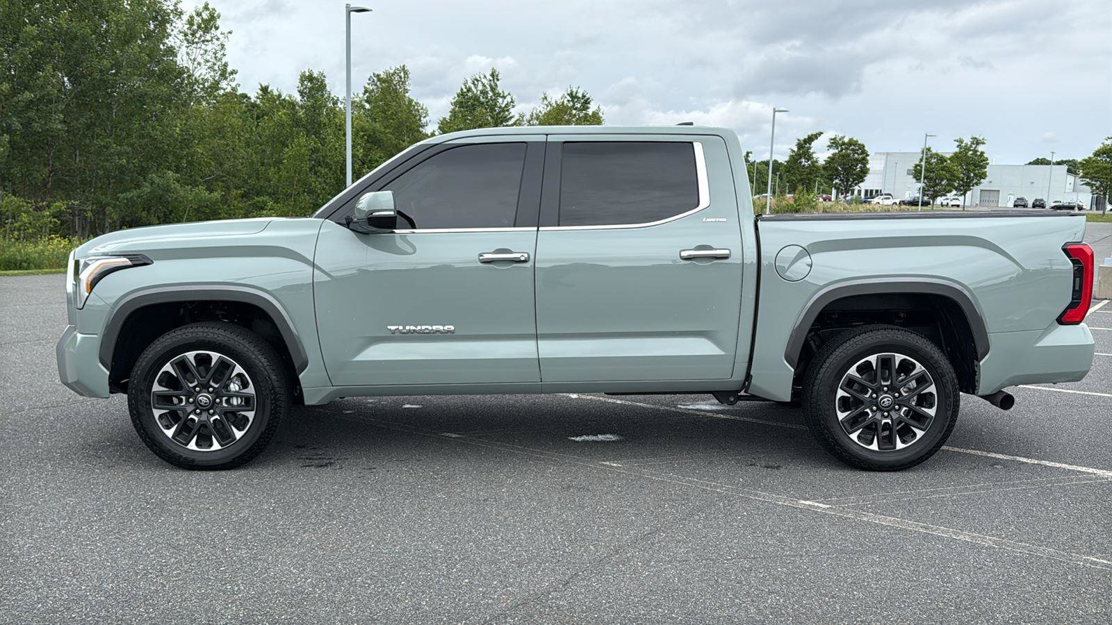 Used 2026 Toyota Tundra Limited AWD/4WD image 12