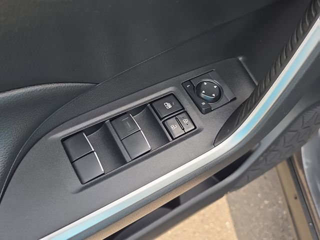 Used 2021 Toyota RAV4 XLE Premium image 22