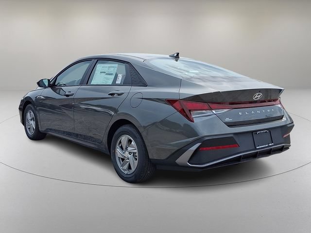 New 2026 Hyundai Elantra SE FWD image 5