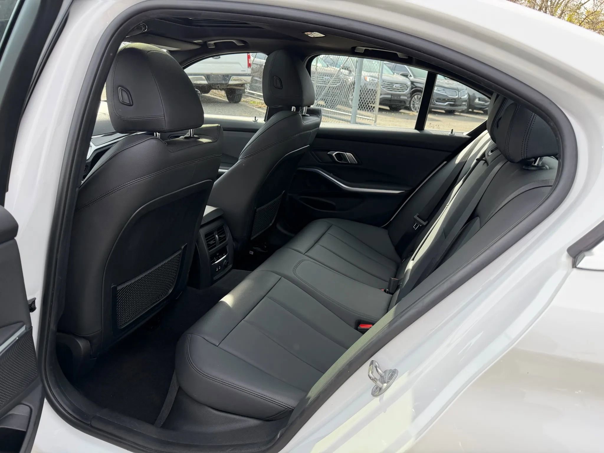 Used 2020 BMW 330i xDrive Sedan w/ Premium Package image 28