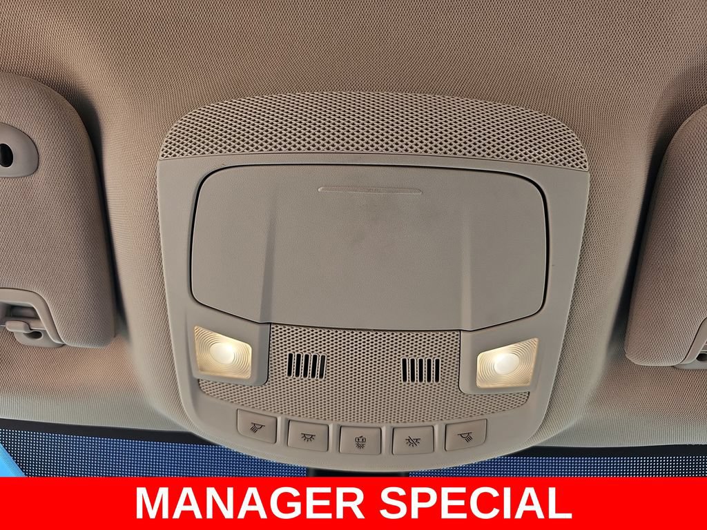 Used 2022 Ford Edge Titanium w/ Equipment Group 301A AWD/4WD image 32