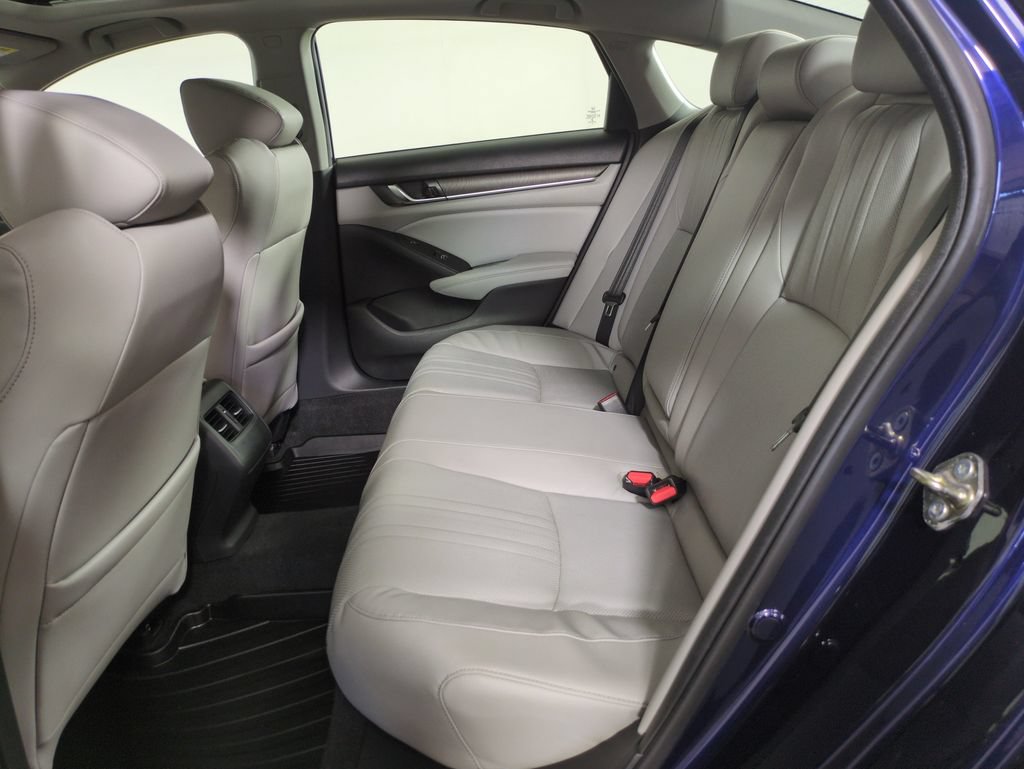 Used 2018 Honda Accord Touring image 25