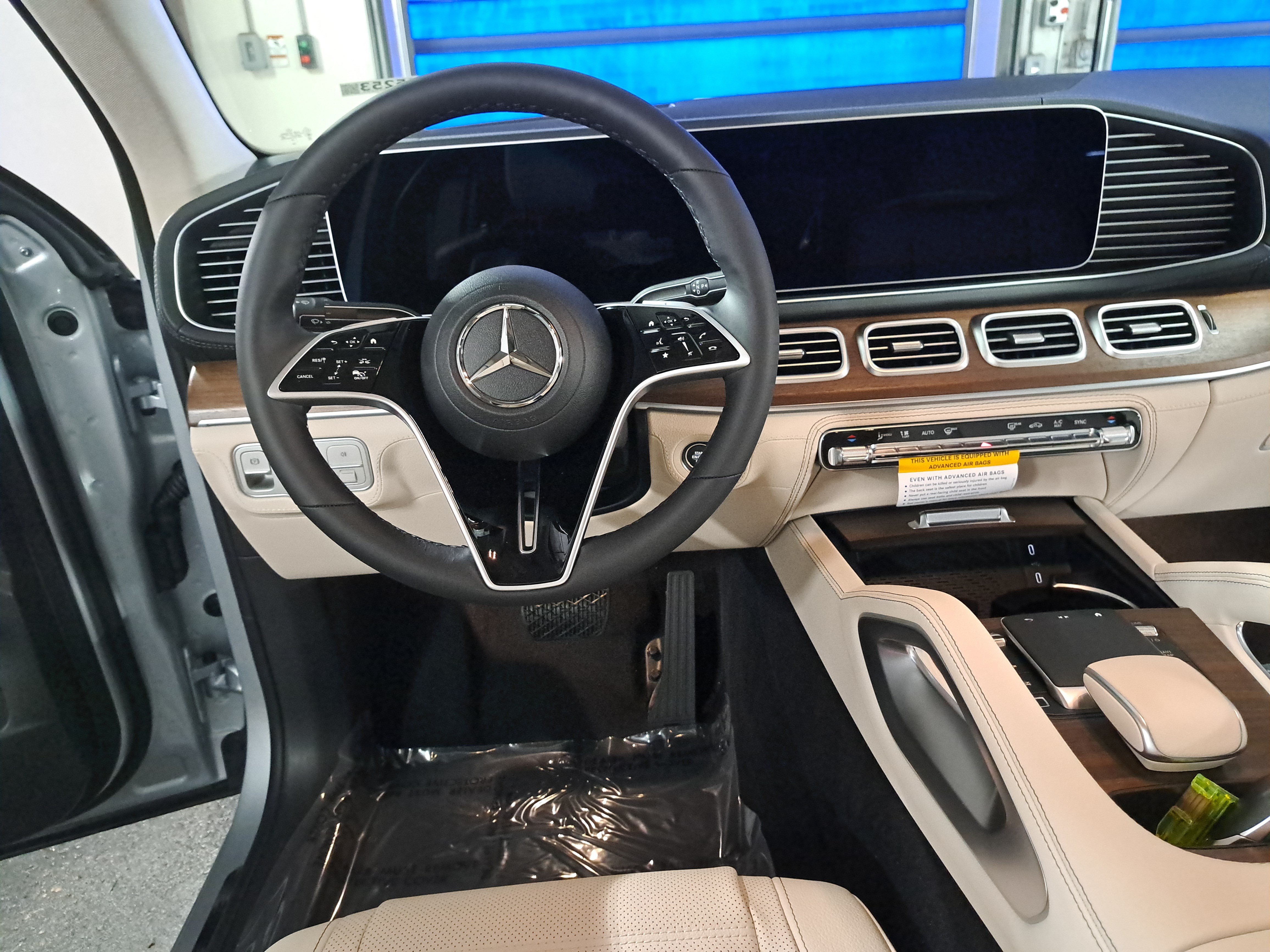 New 2026 Mercedes-Benz GLE 450 4MATIC Coupe image 17