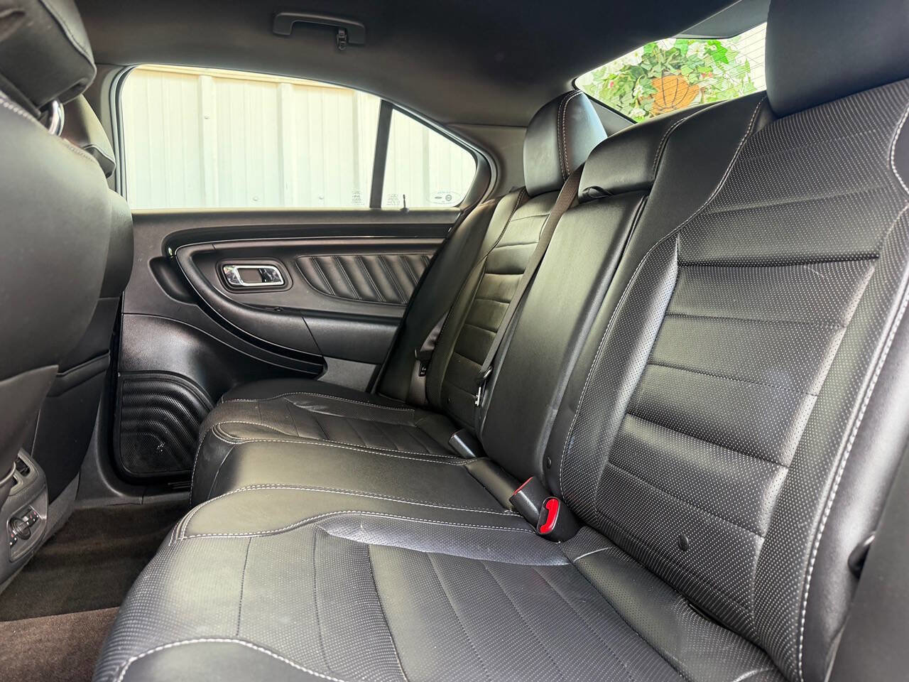 Used 2013 Ford Taurus SHO image 19