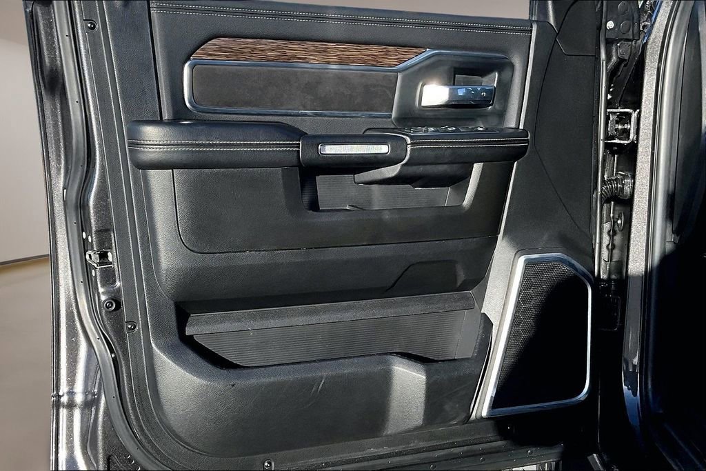 Used 2019 RAM 3500 Laramie image 17