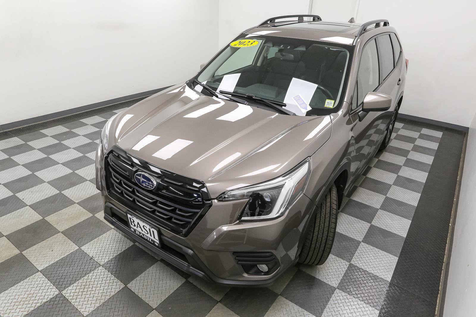Used 2023 Subaru Forester Premium AWD/4WD image 6