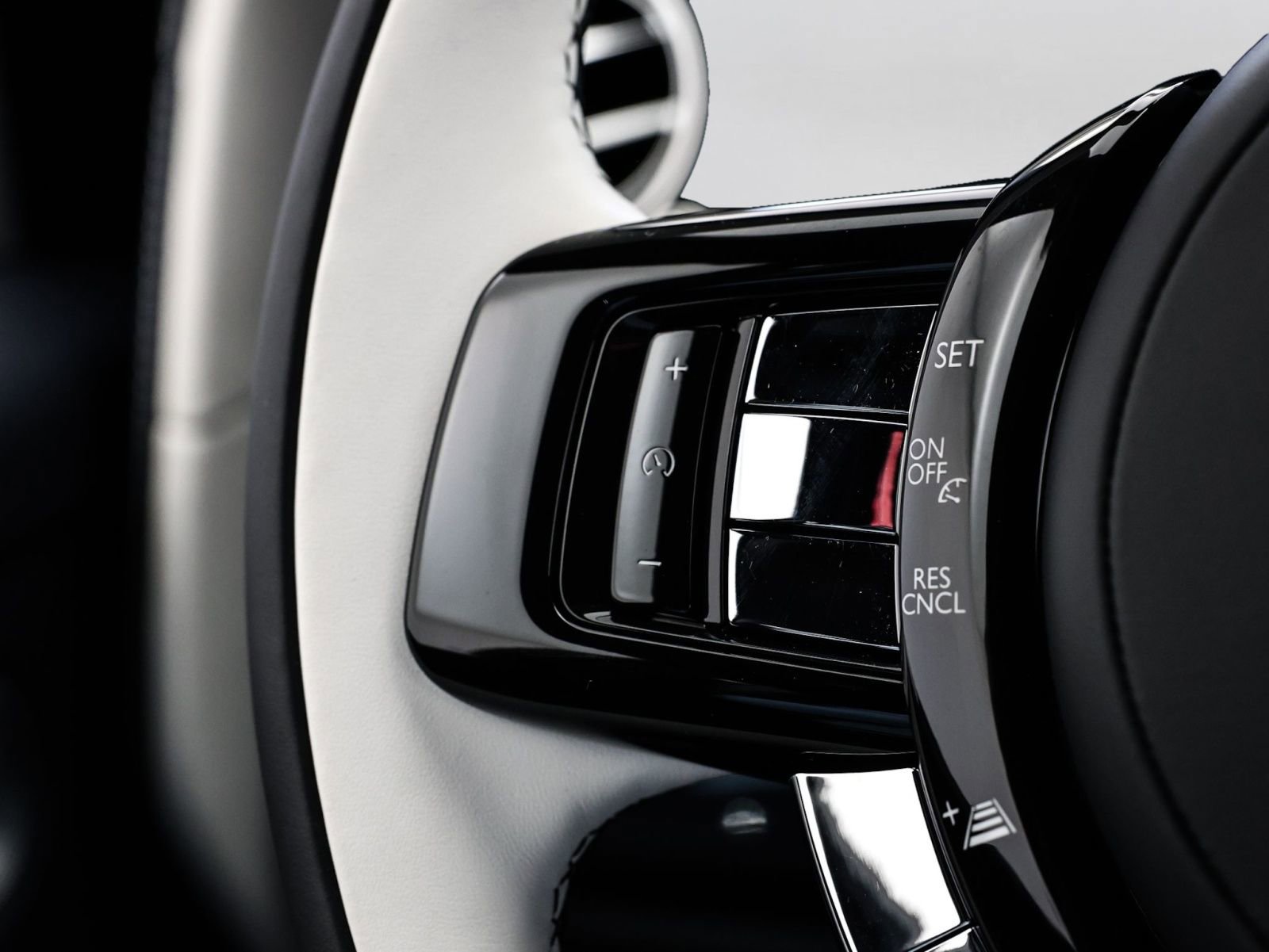 New 2026 Rolls-Royce Cullinan AWD/4WD image 43