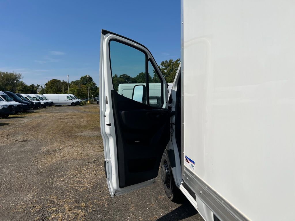 Used 2024 Mercedes-Benz Sprinter 4500 image 12