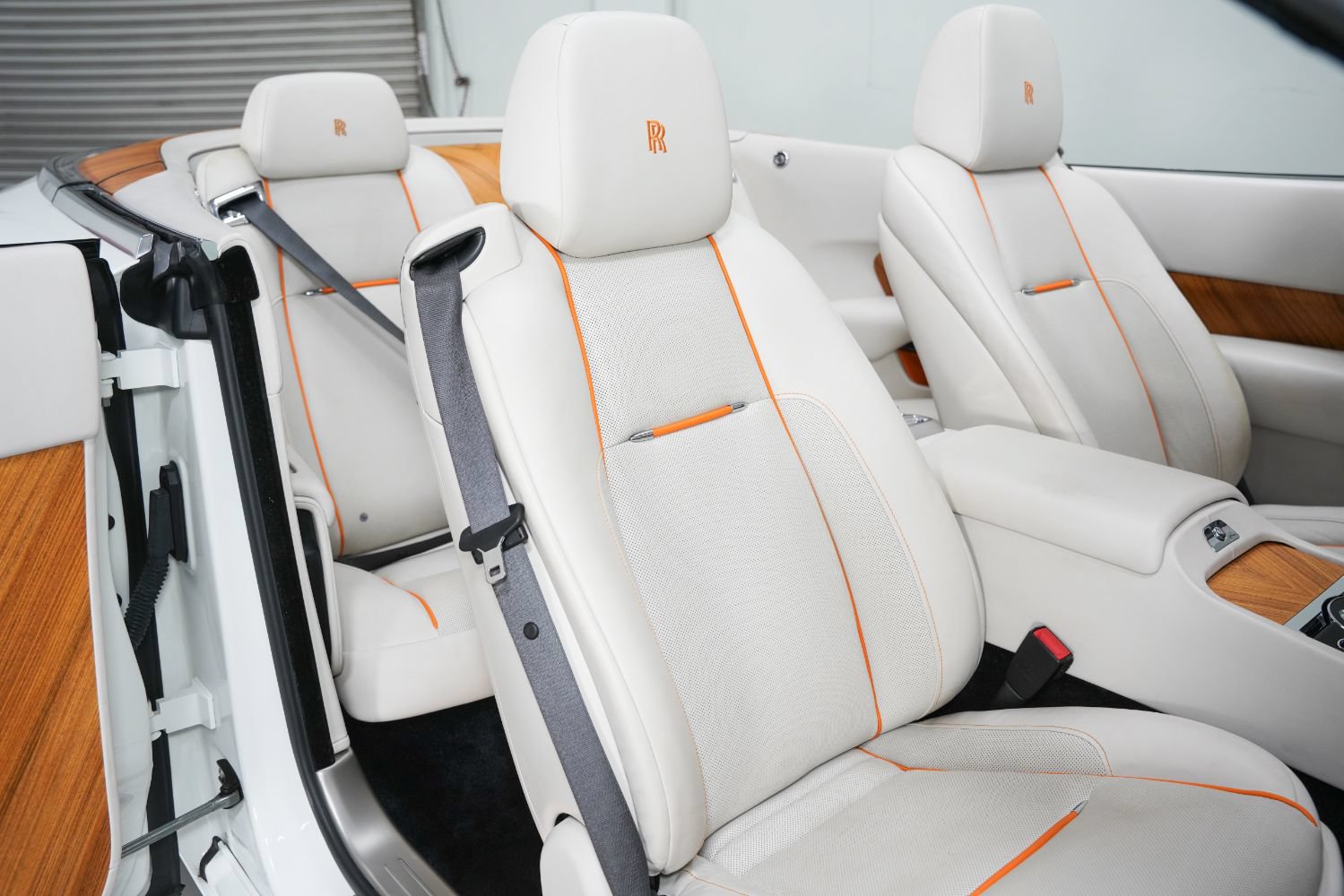 Used 2017 Rolls-Royce Dawn RWD image 26