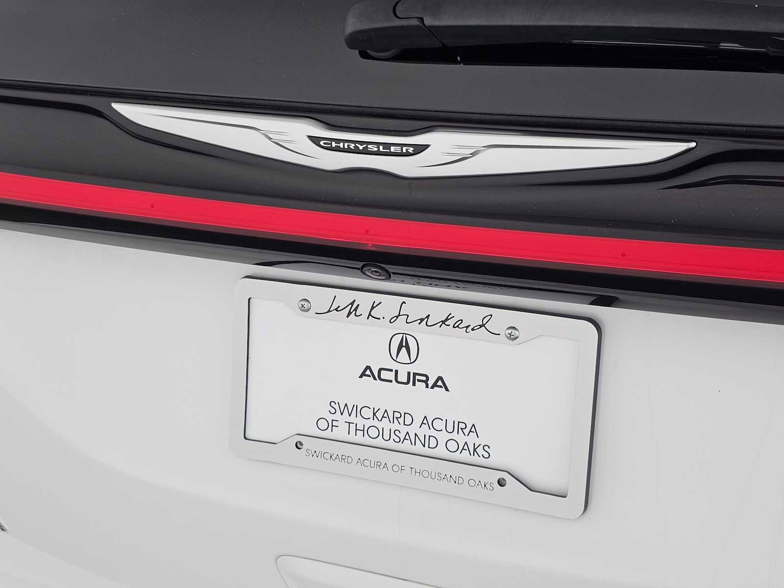Used 2024 Chrysler Pacifica Touring-L image 14
