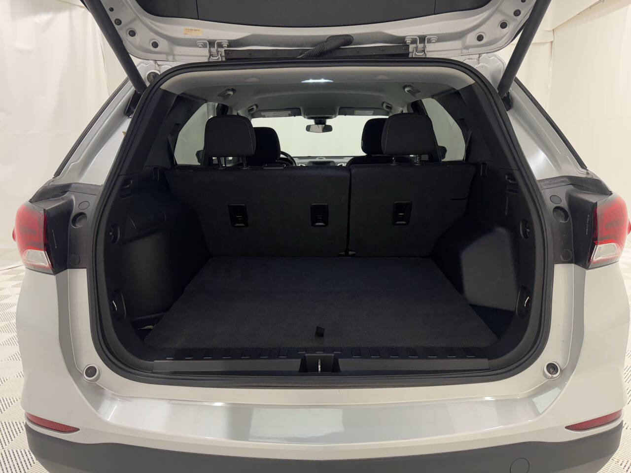 Used 2022 Chevrolet Equinox LT w/ Driver Convenience Package image 23