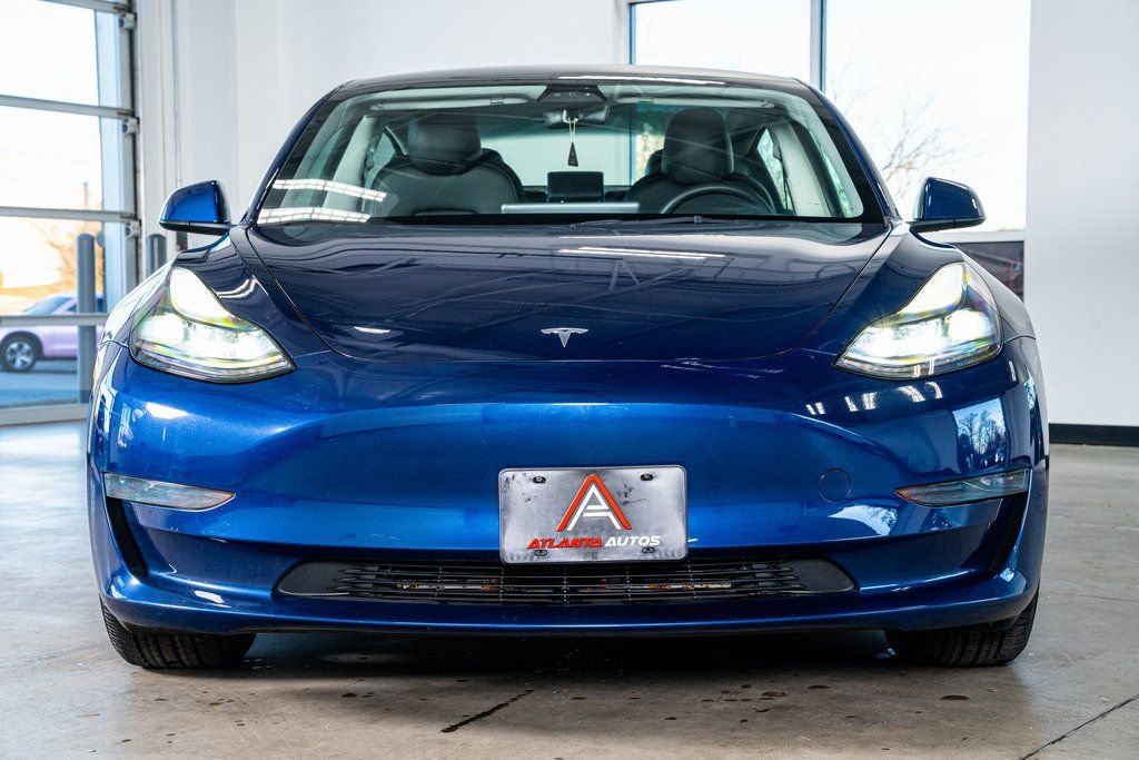 Used 2023 Tesla Model 3 Standard Range image 3