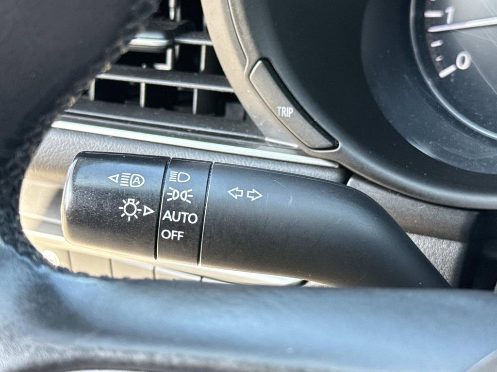 Used 2020 MAZDA MAZDA3 Sedan w/ Select Package image 39