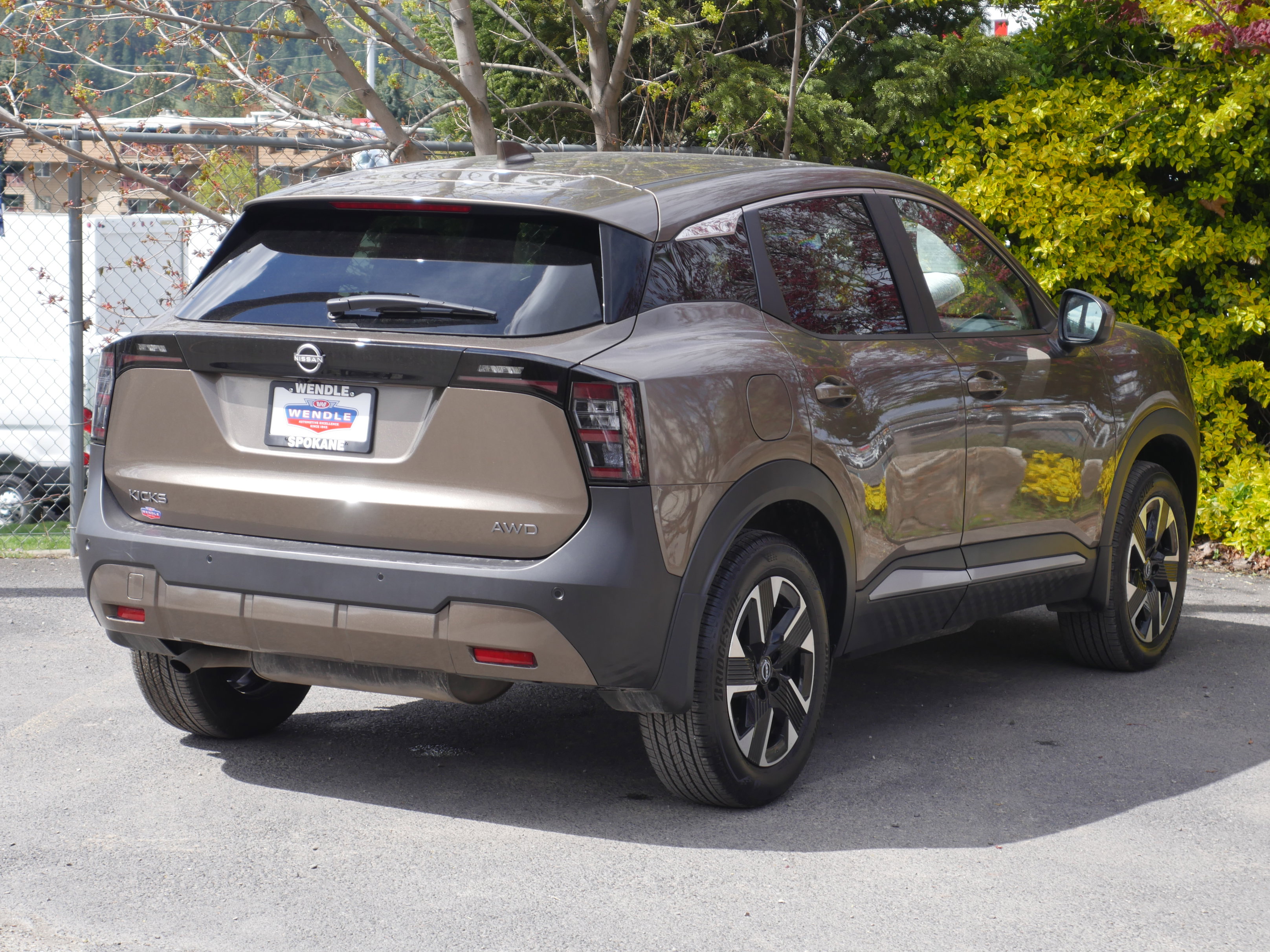 Used 2025 Nissan Kicks SV AWD/4WD image 19