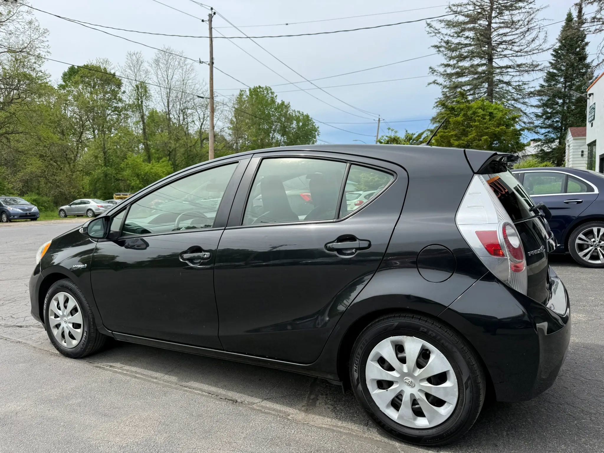 Used 2014 Toyota Prius C One FWD image 4