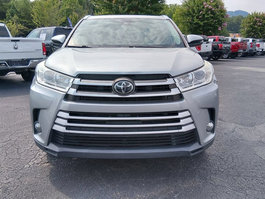 Used 2019 Toyota Highlander XLE FWD image 9