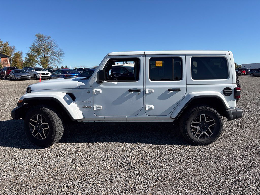 Used 2024 Jeep Wrangler Unlimited Sahara AWD/4WD image 5