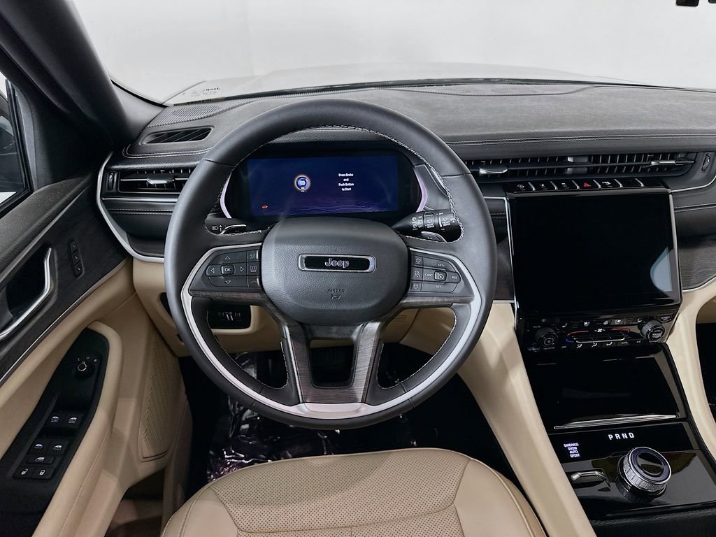 Certified 2025 Jeep Grand Cherokee Limited w/ Luxury Tech Group II image 35