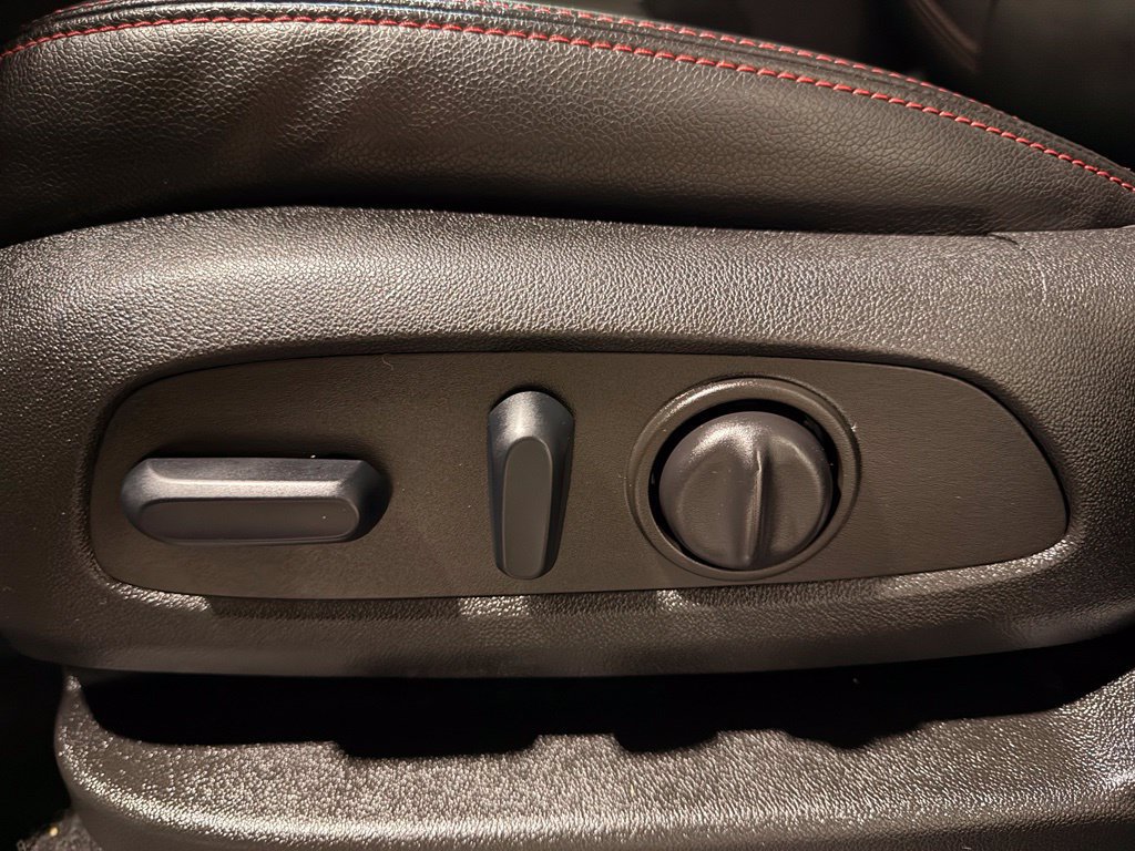 Used 2022 Chevrolet Equinox RS w/ RS Leather Package FWD image 15
