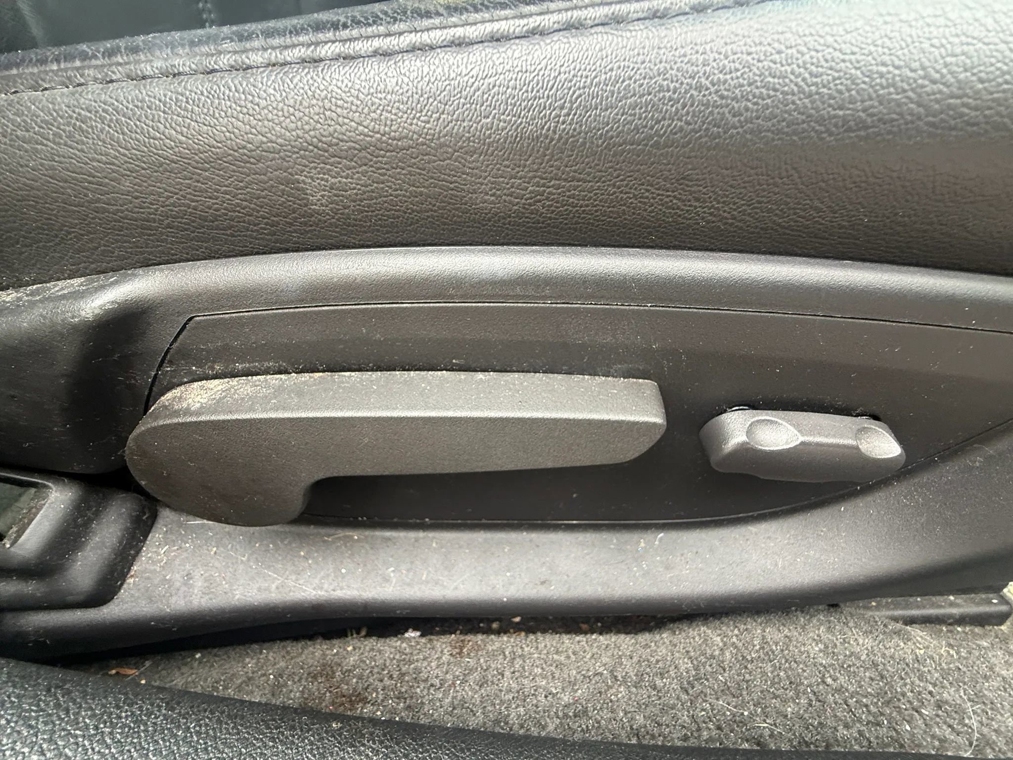 Used 2010 Chevrolet Impala LTZ FWD image 27
